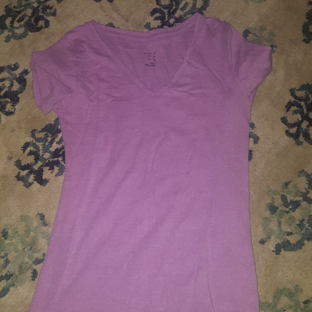 Lavander vneck